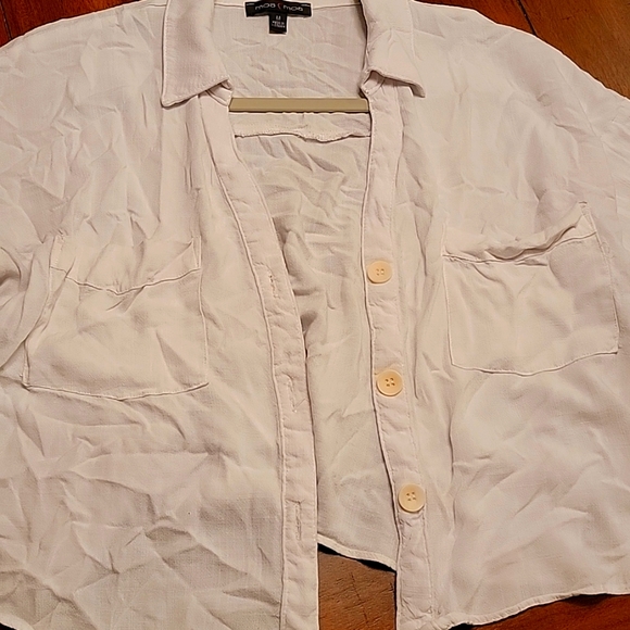 Cropped Button up Blouse - Picture 4 of 6